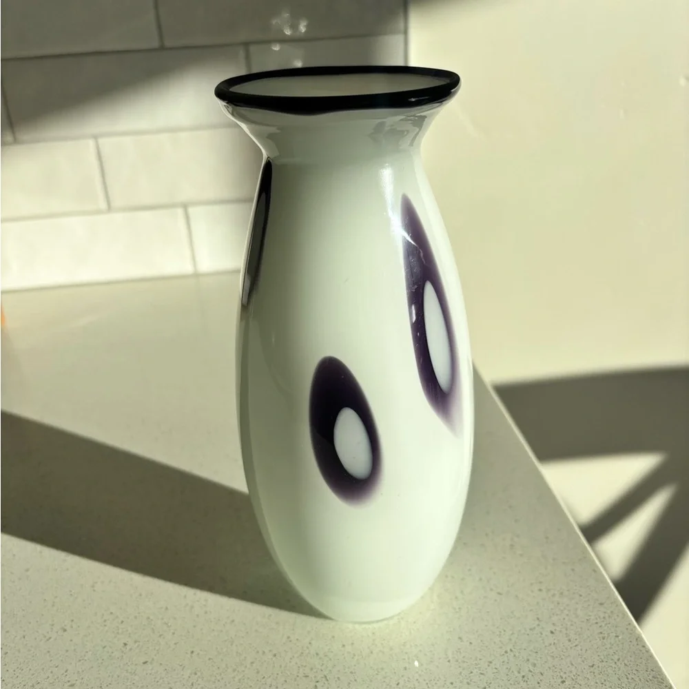 Margie's Garden Creative Artisans Hand Blown Glass Vase White Amethyst 8.25